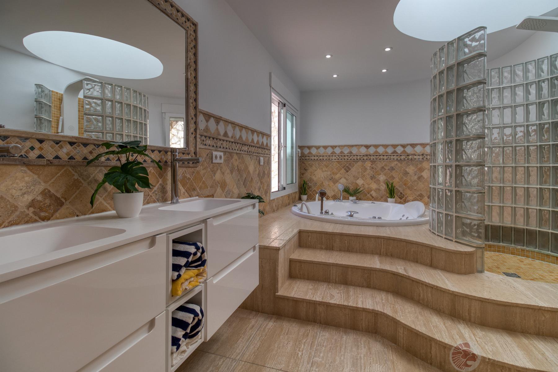 Zu verkaufen von chalet in
 Mijas