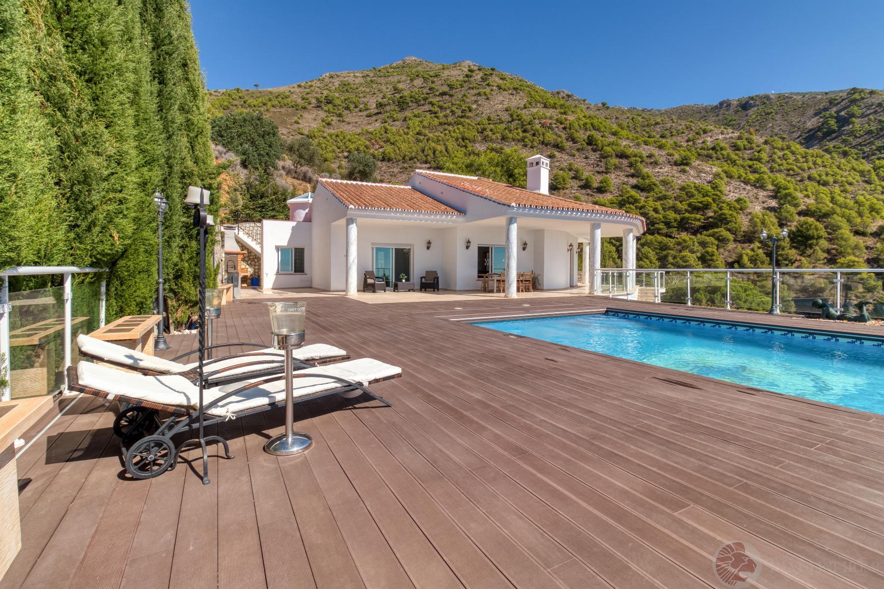 Zu verkaufen von chalet in
 Mijas