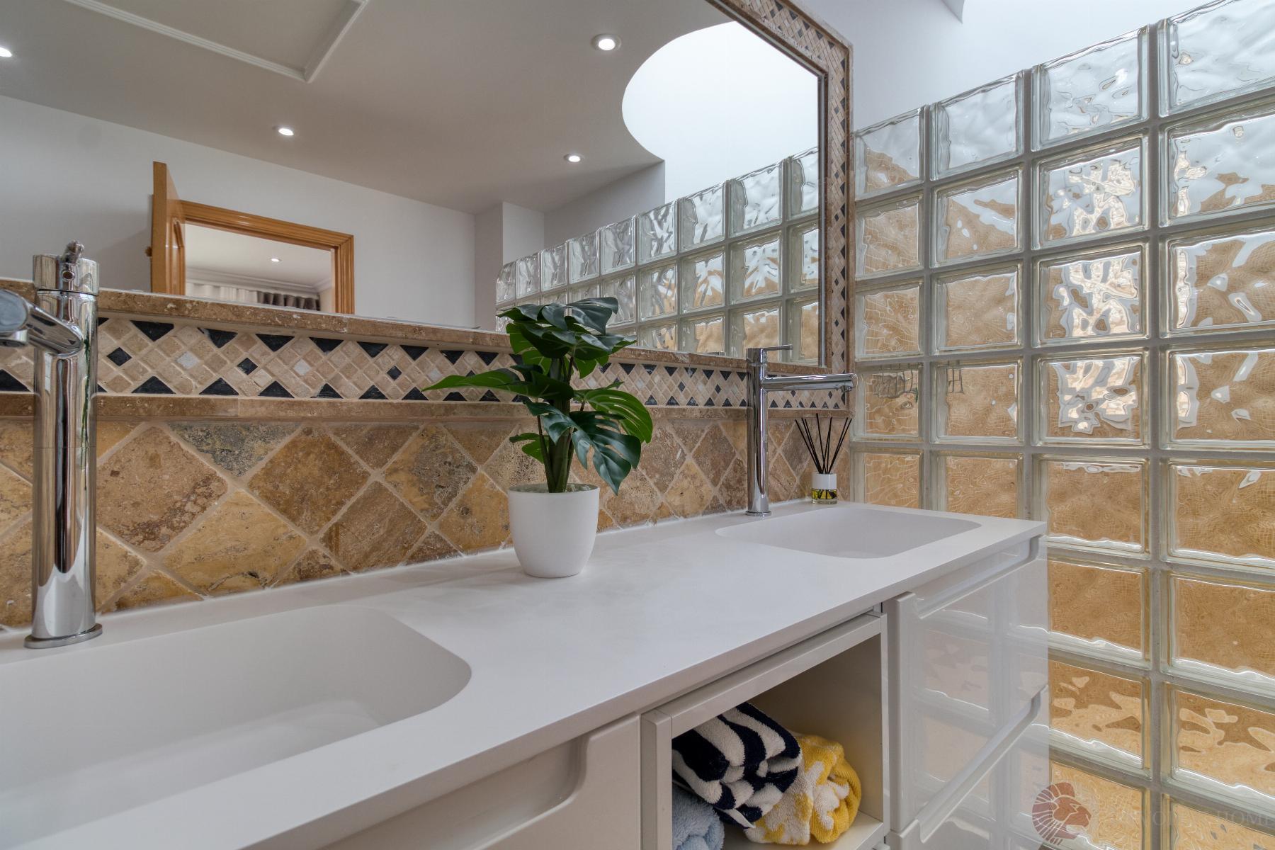 Zu verkaufen von chalet in
 Mijas