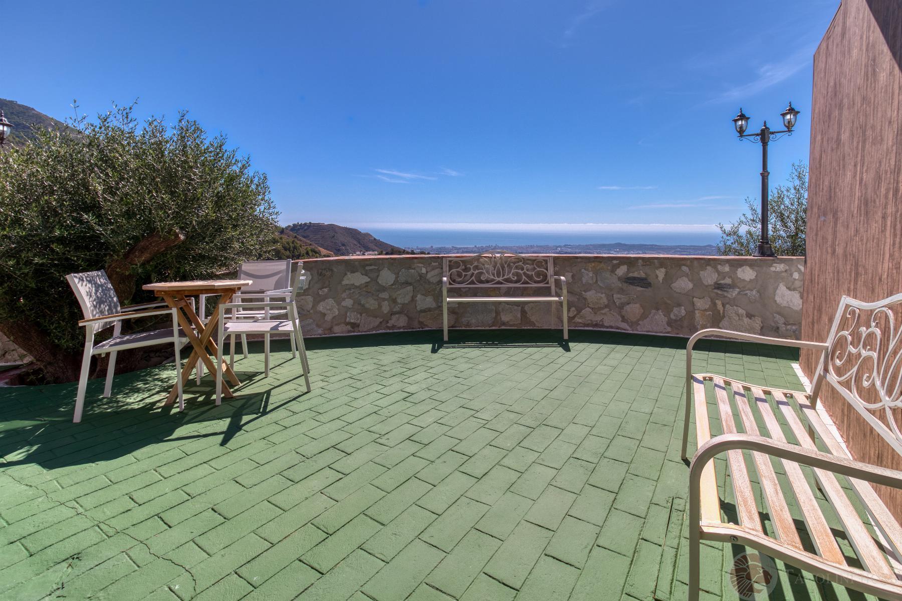 Zu verkaufen von chalet in
 Mijas
