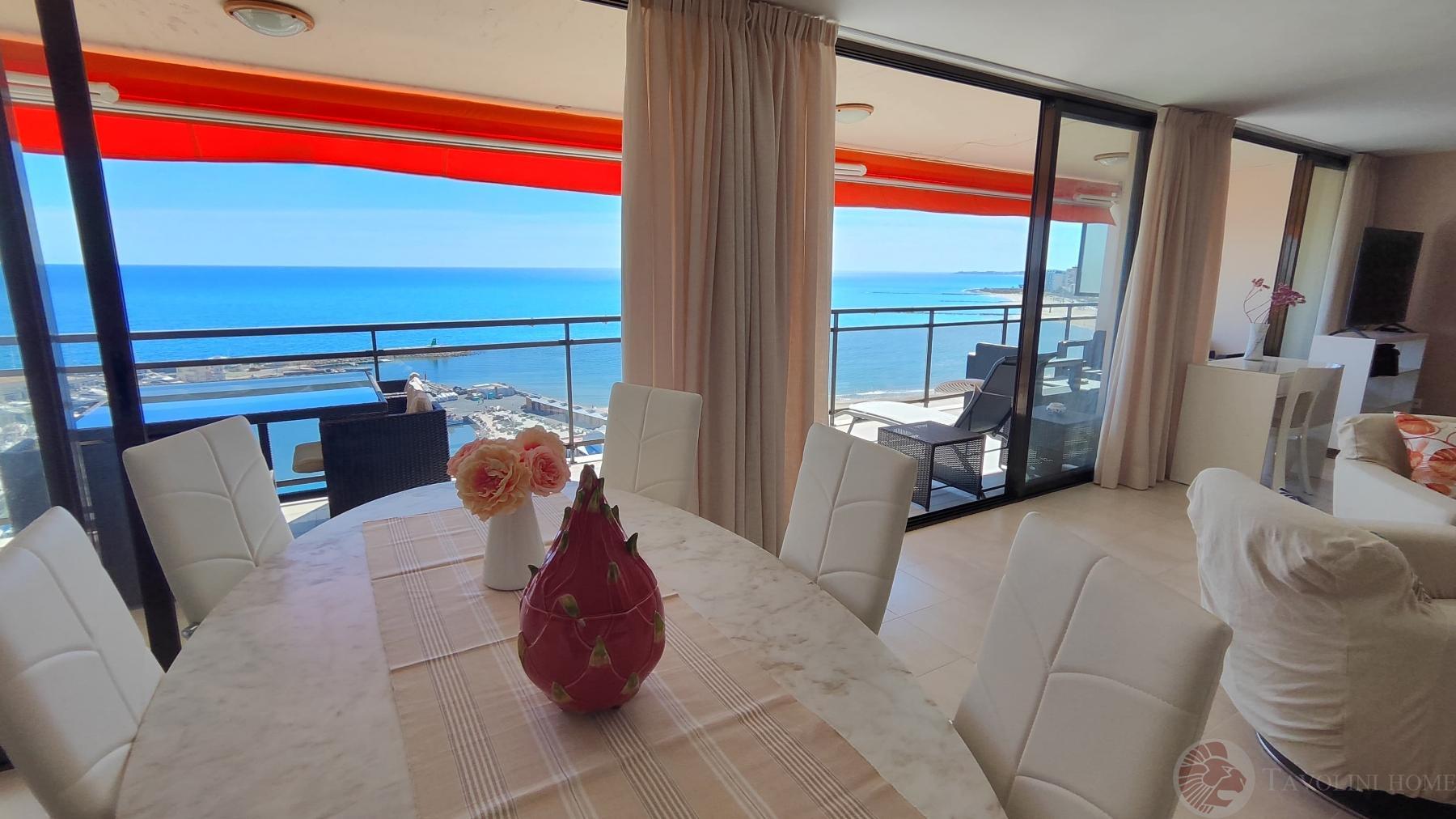 For sale of penthouse in El Campello