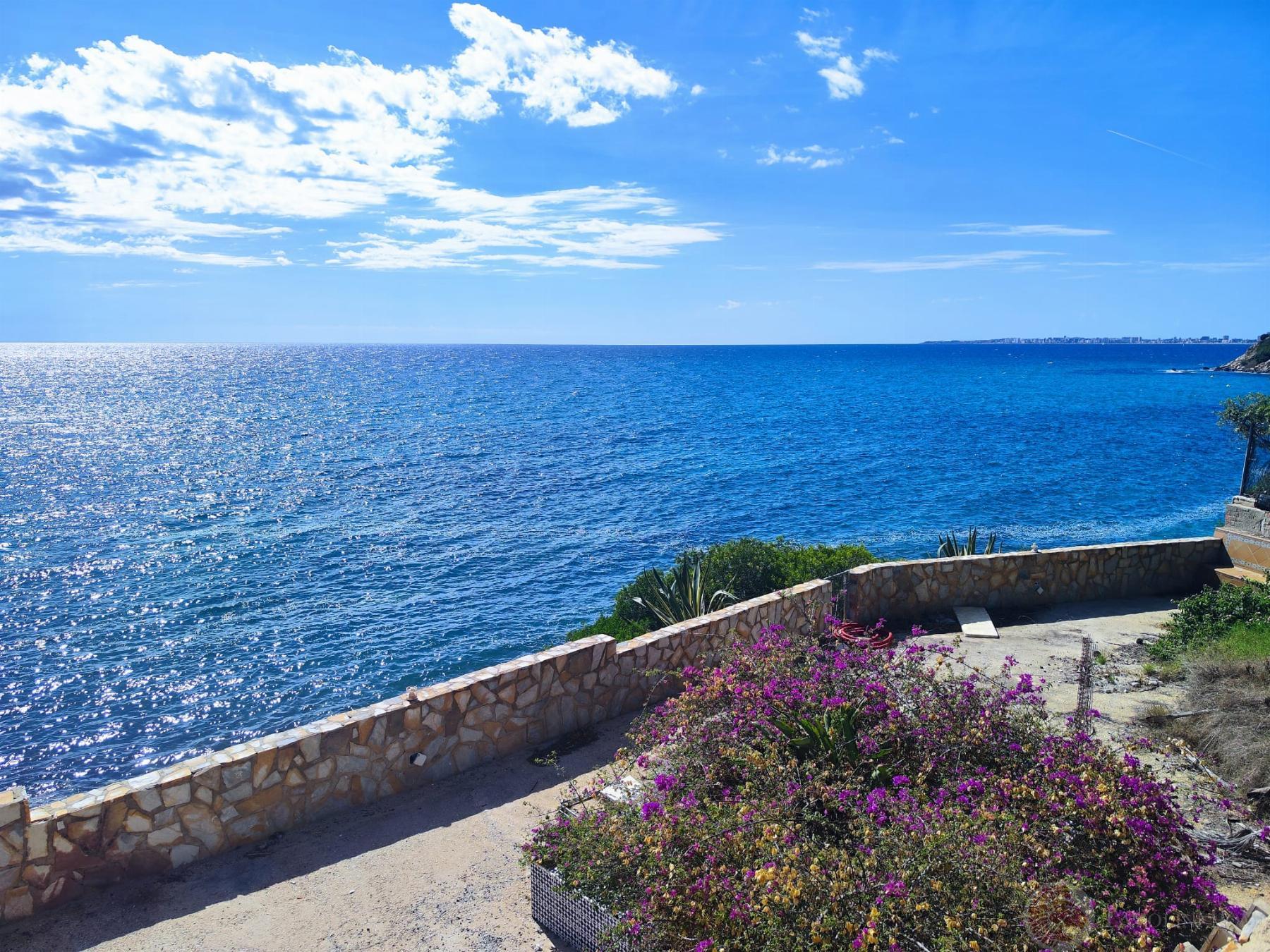 Zu verkaufen von chalet in
 El Campello