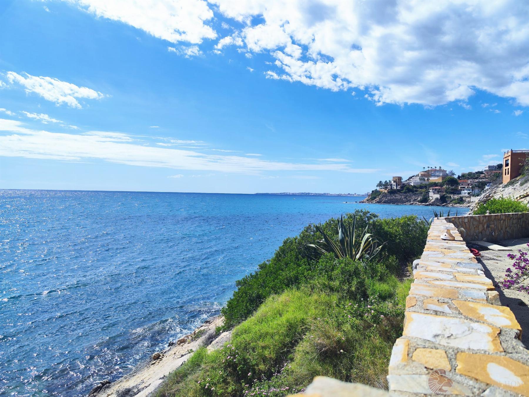 Zu verkaufen von chalet in
 El Campello
