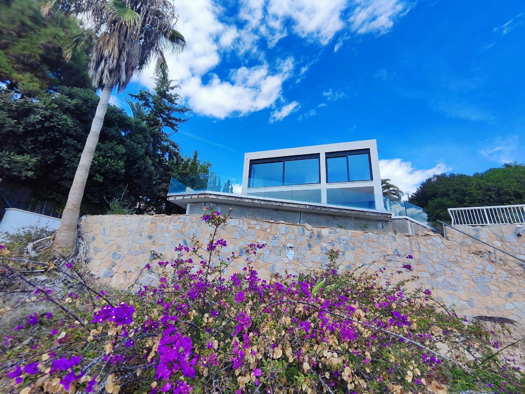 Zu verkaufen von chalet in
 El Campello