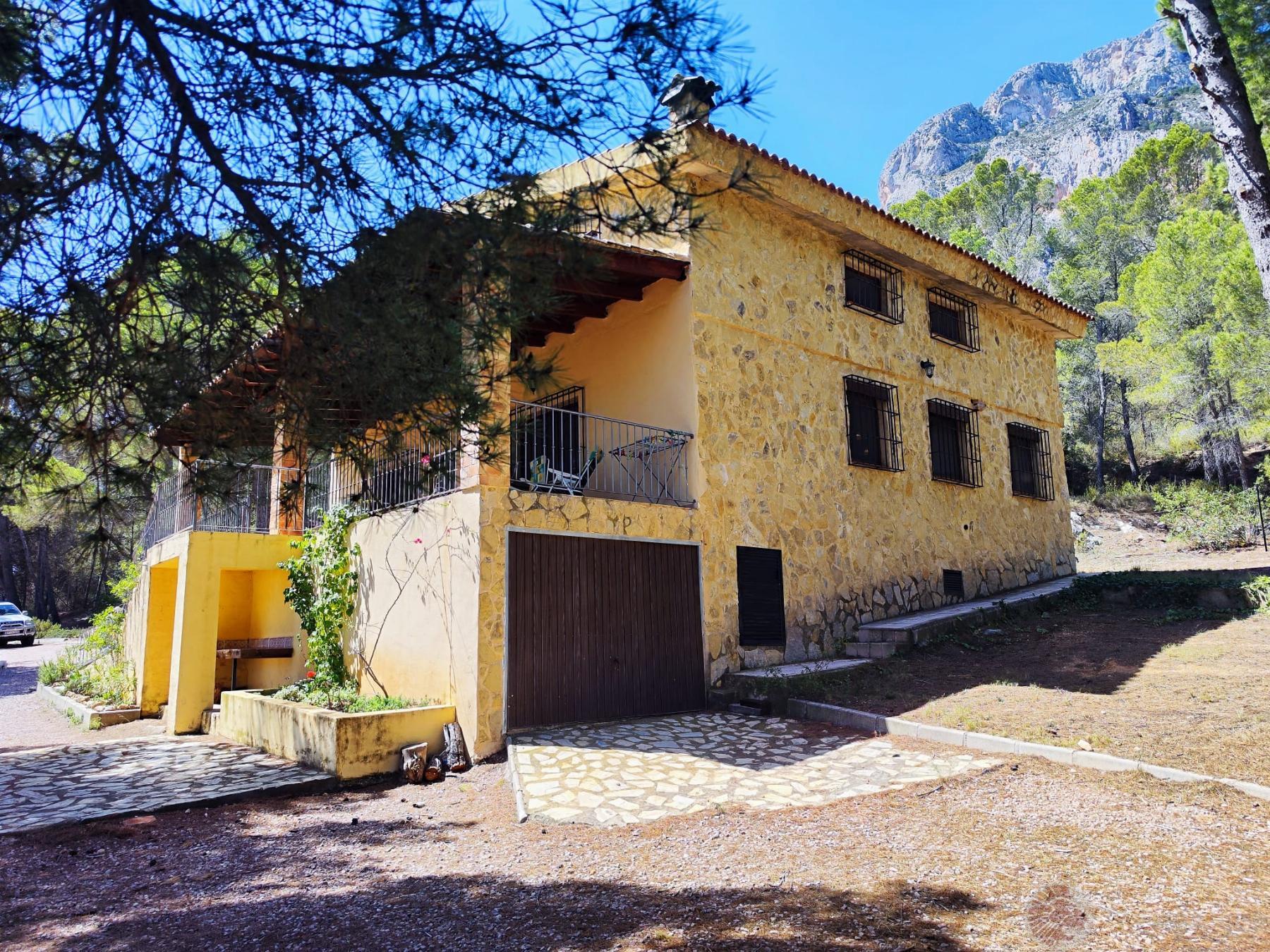 For sale of chalet in El Campello