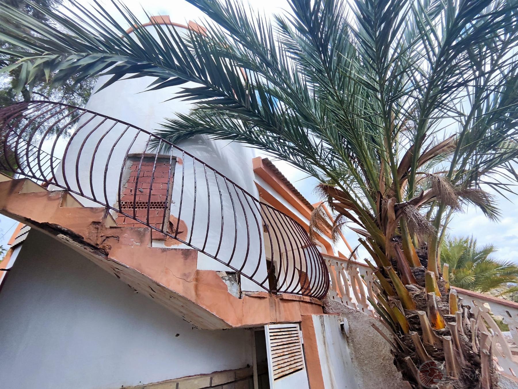 Zu verkaufen von chalet in
 El Campello