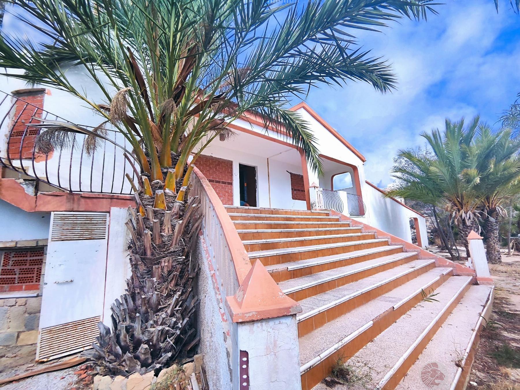 Zu verkaufen von chalet in
 El Campello