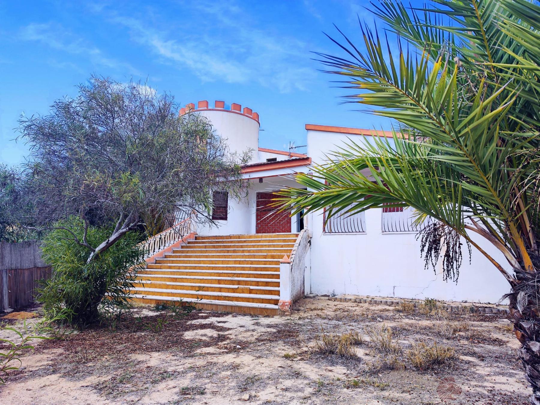 Zu verkaufen von chalet in
 El Campello