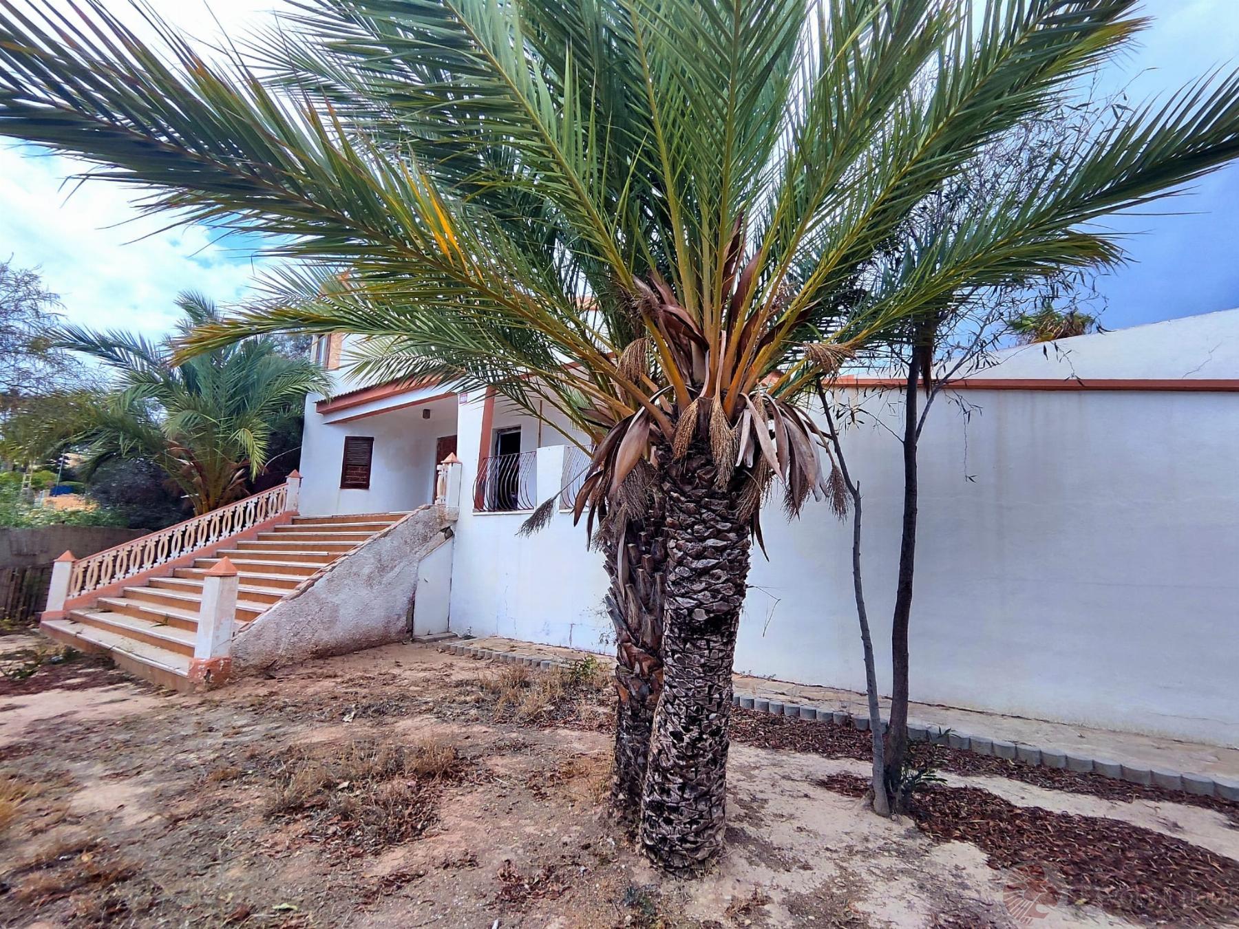 Zu verkaufen von chalet in
 El Campello