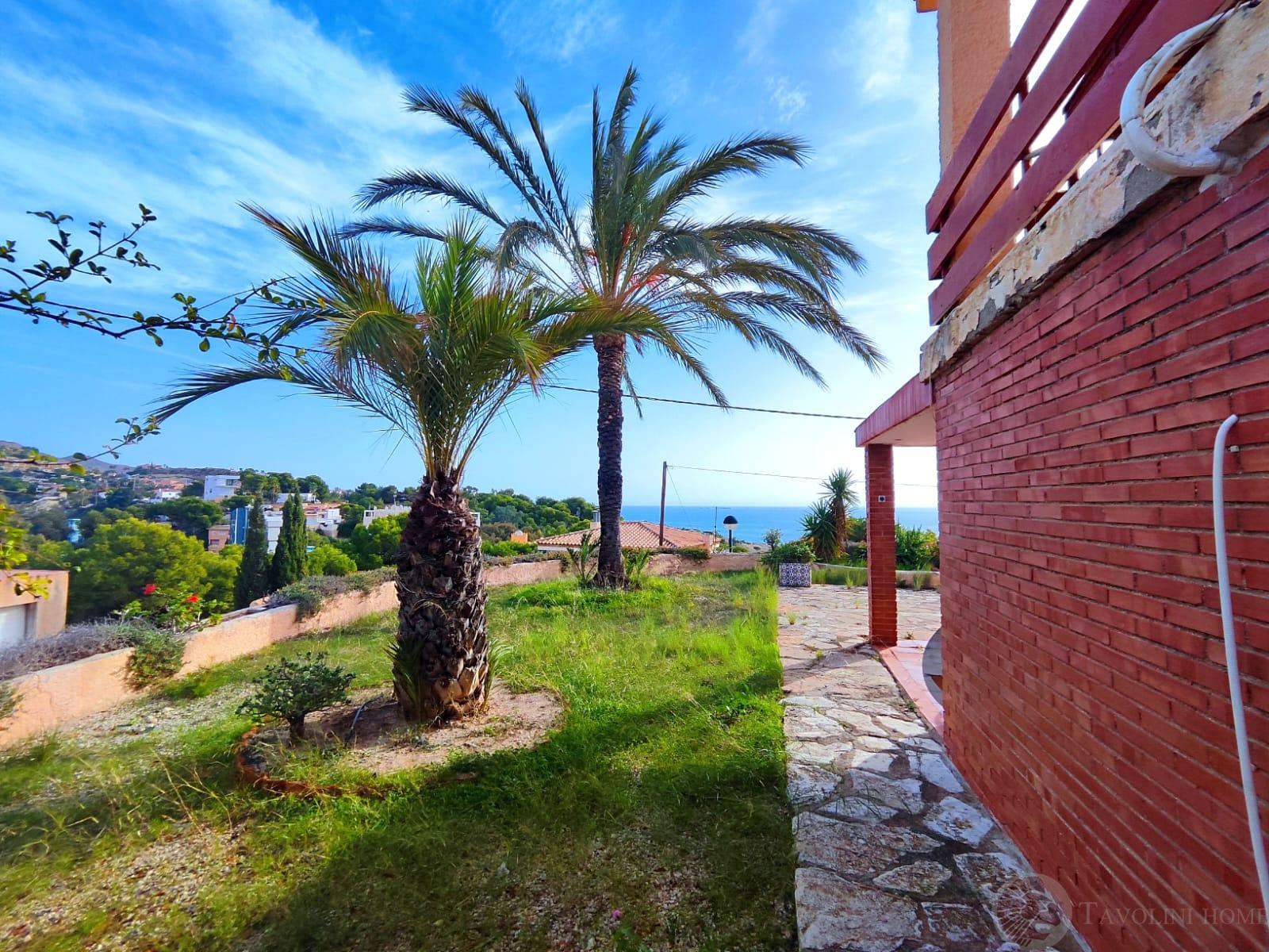 For sale of chalet in El Campello