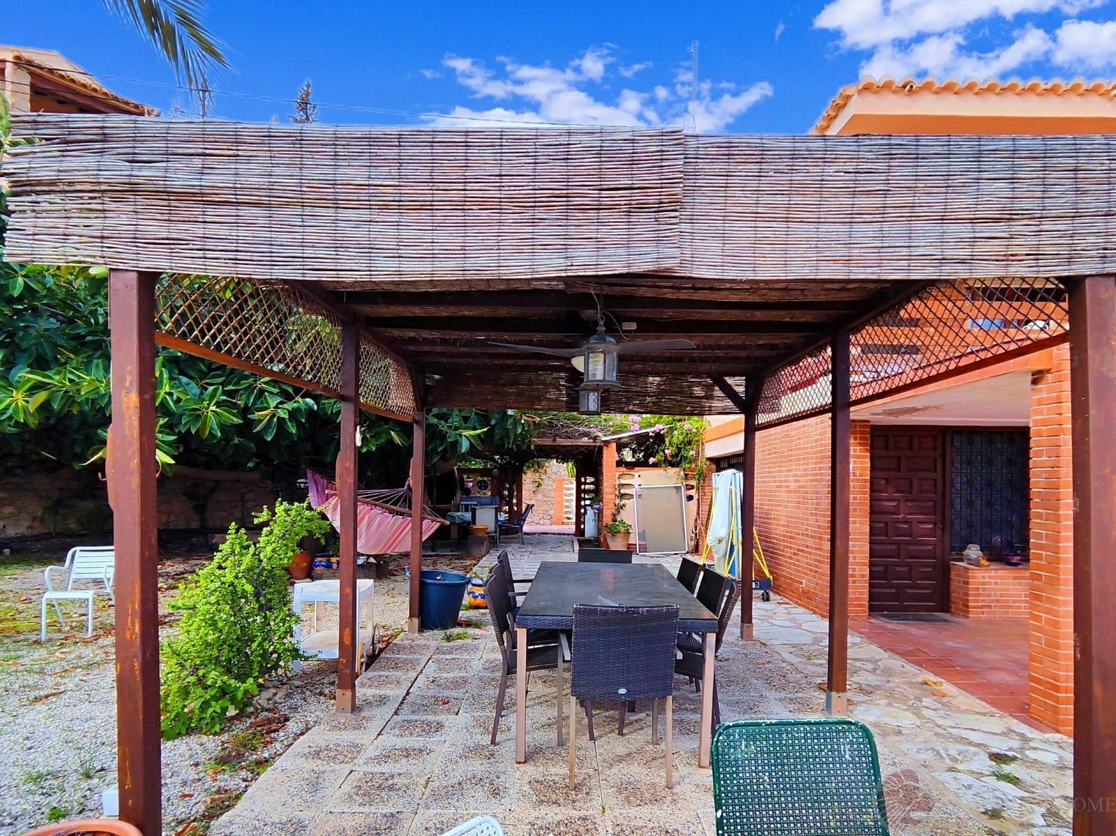 For sale of chalet in El Campello