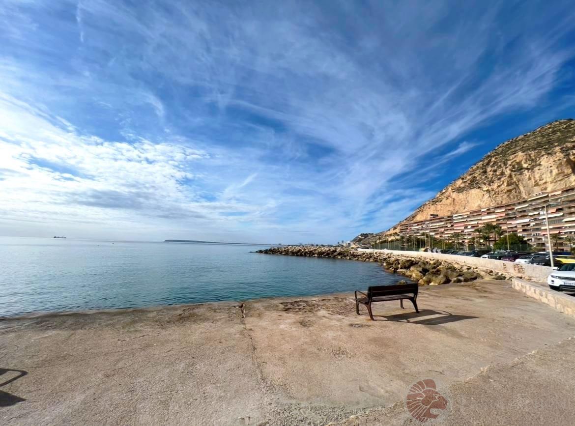 For sale of flat in Alicante
