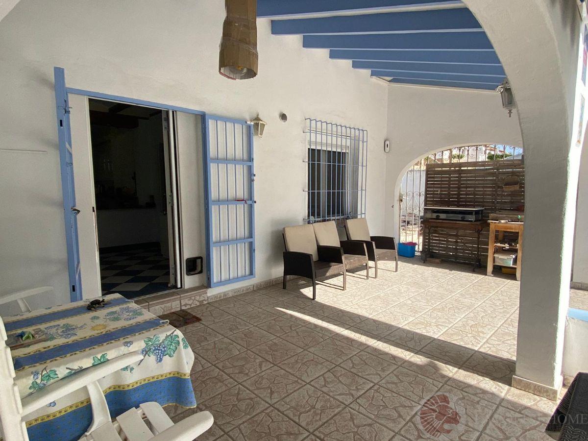 For sale of chalet in El Campello