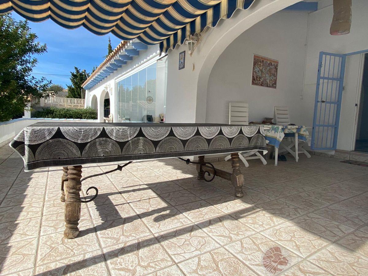 For sale of chalet in El Campello