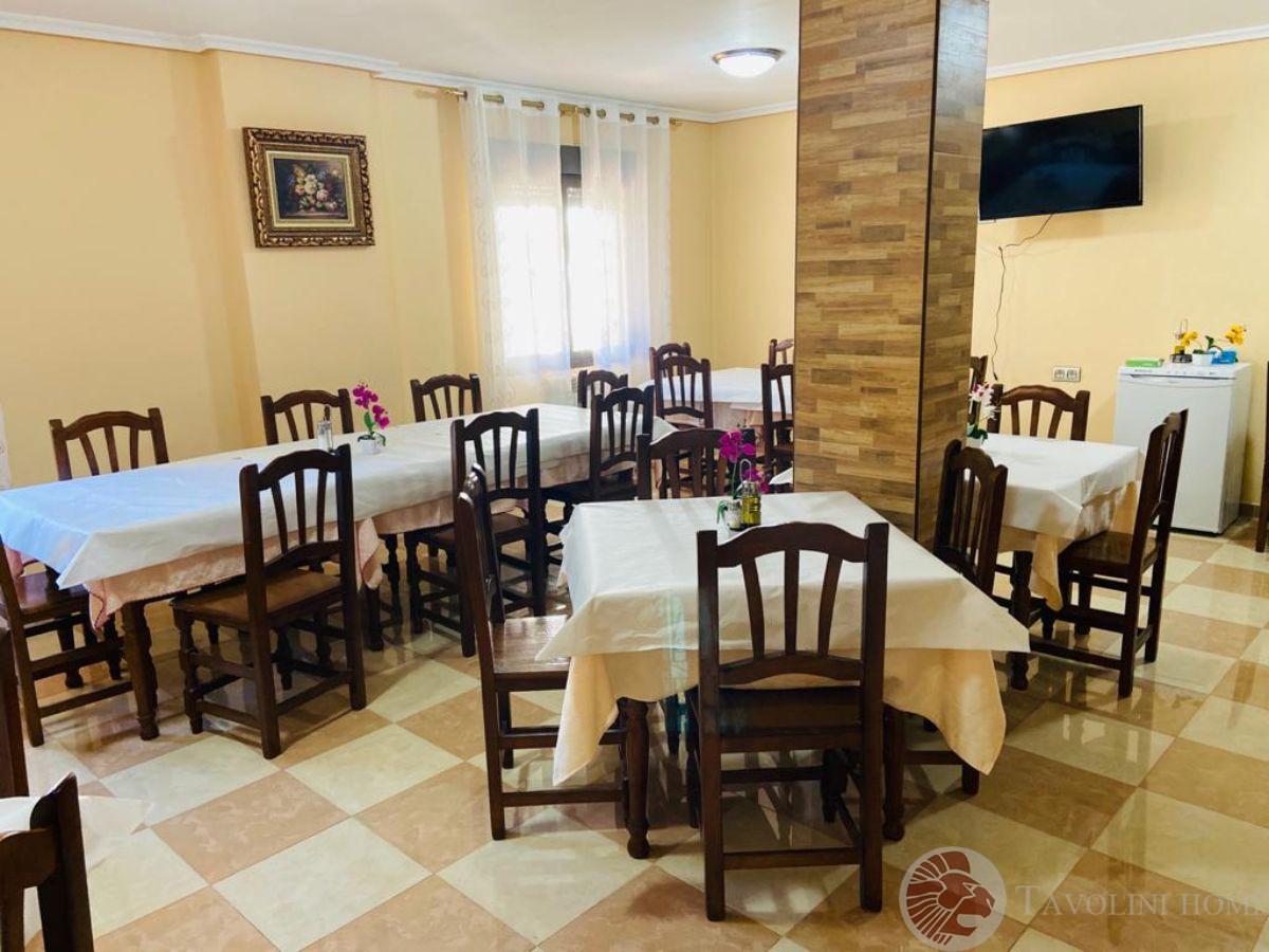 For sale of hotel in Alcaraz