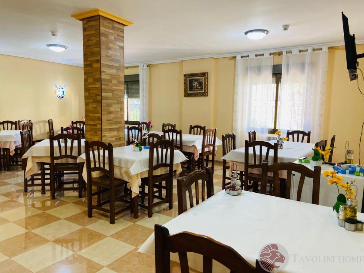 For sale of hotel in Alcaraz