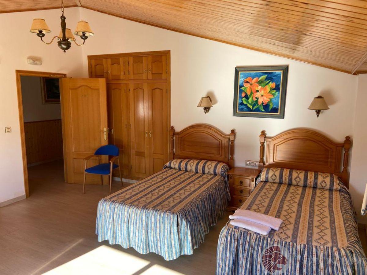 For sale of hotel in Alcaraz