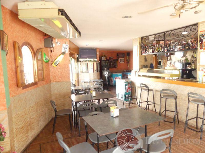 For sale of commercial in El Campello