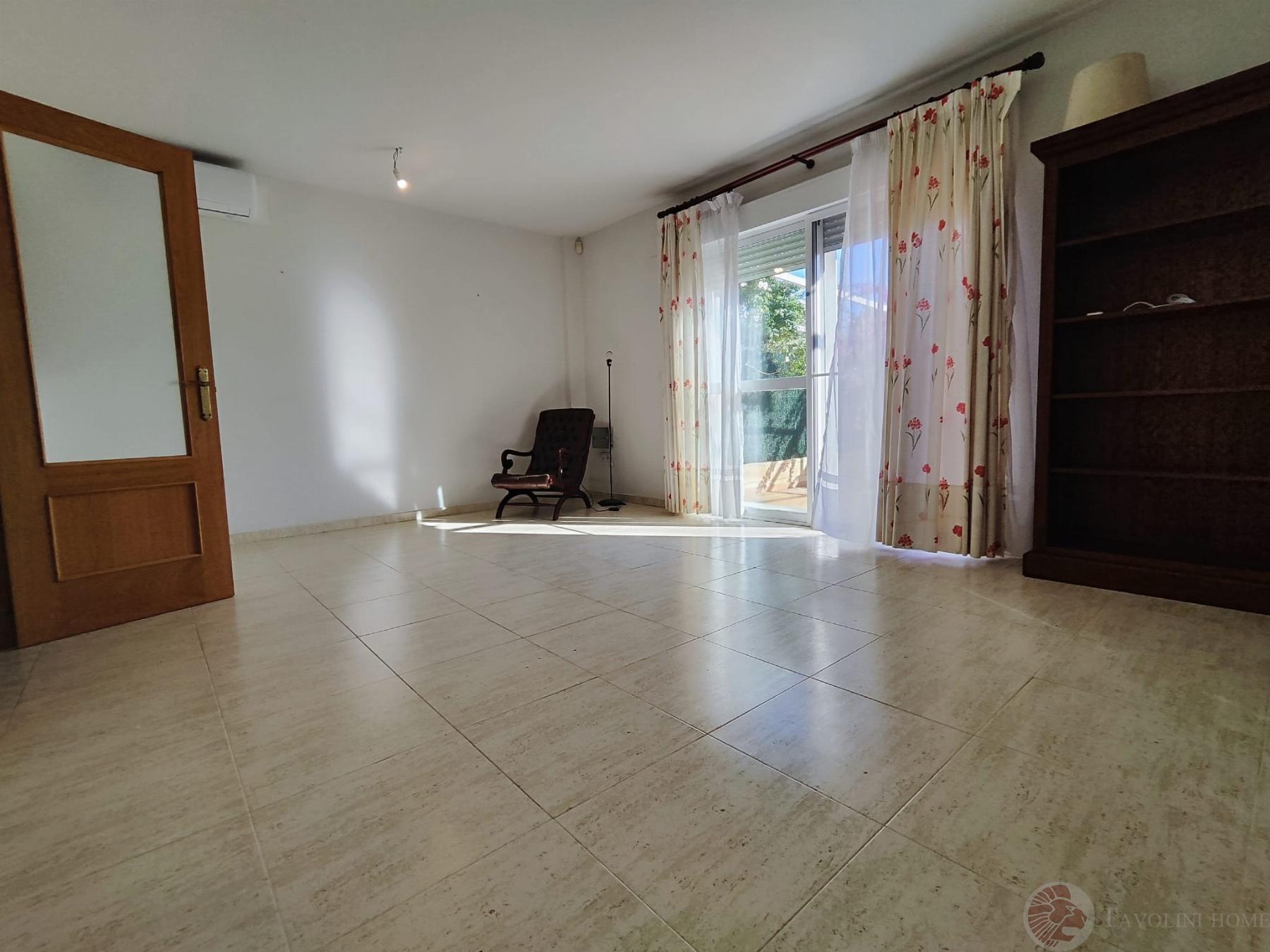 For rent of bungalow in El Campello