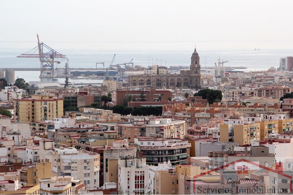 For sale of flat in Málaga