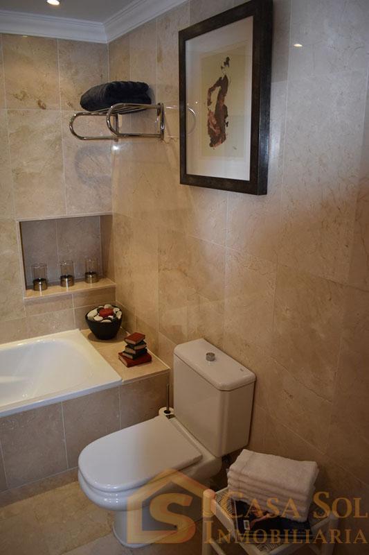 Suite bathroom