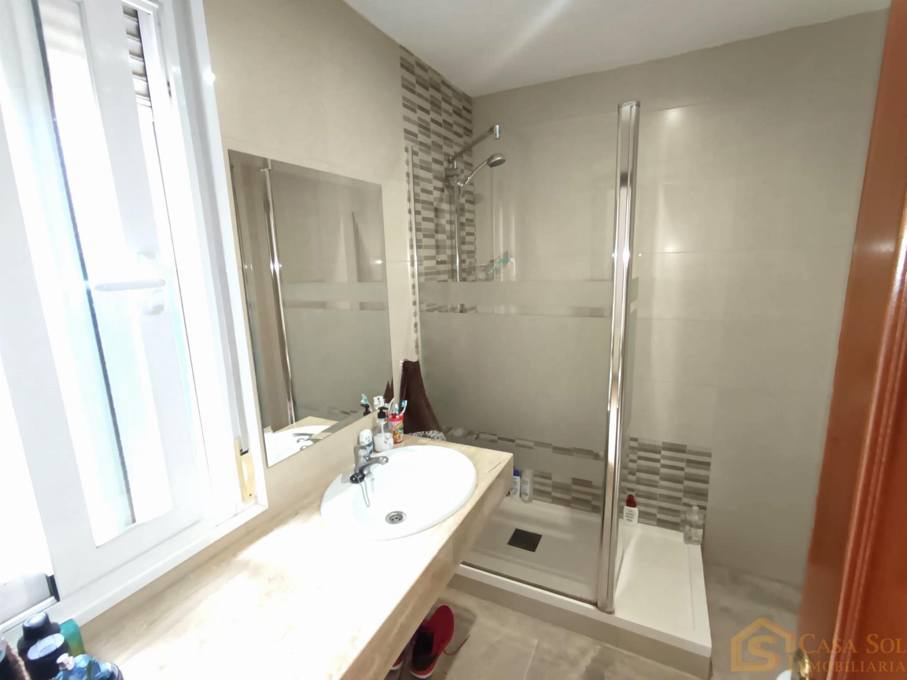 Suite bathroom