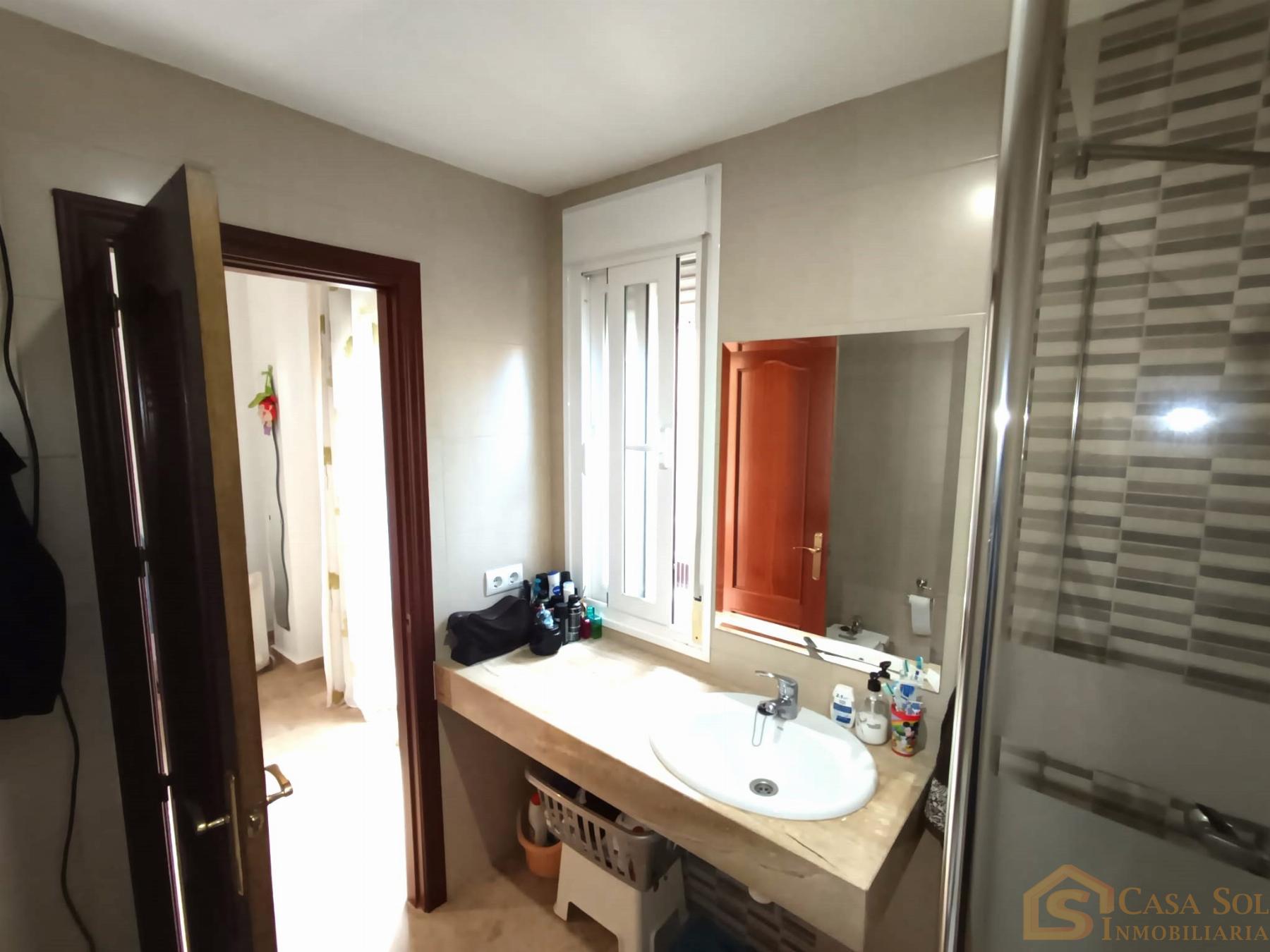 Suite bathroom