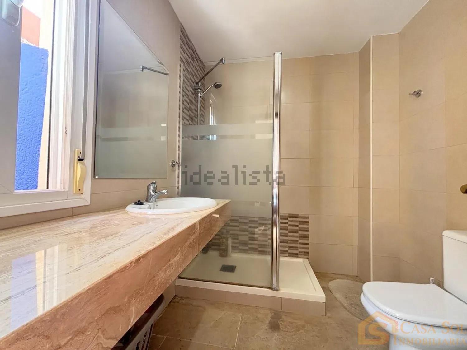 Suite bathroom