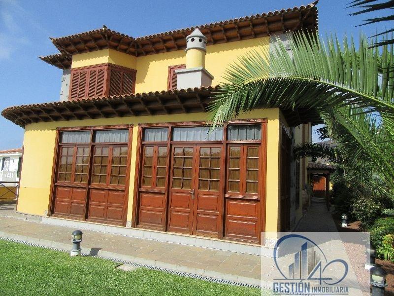 For sale of chalet in La Orotava