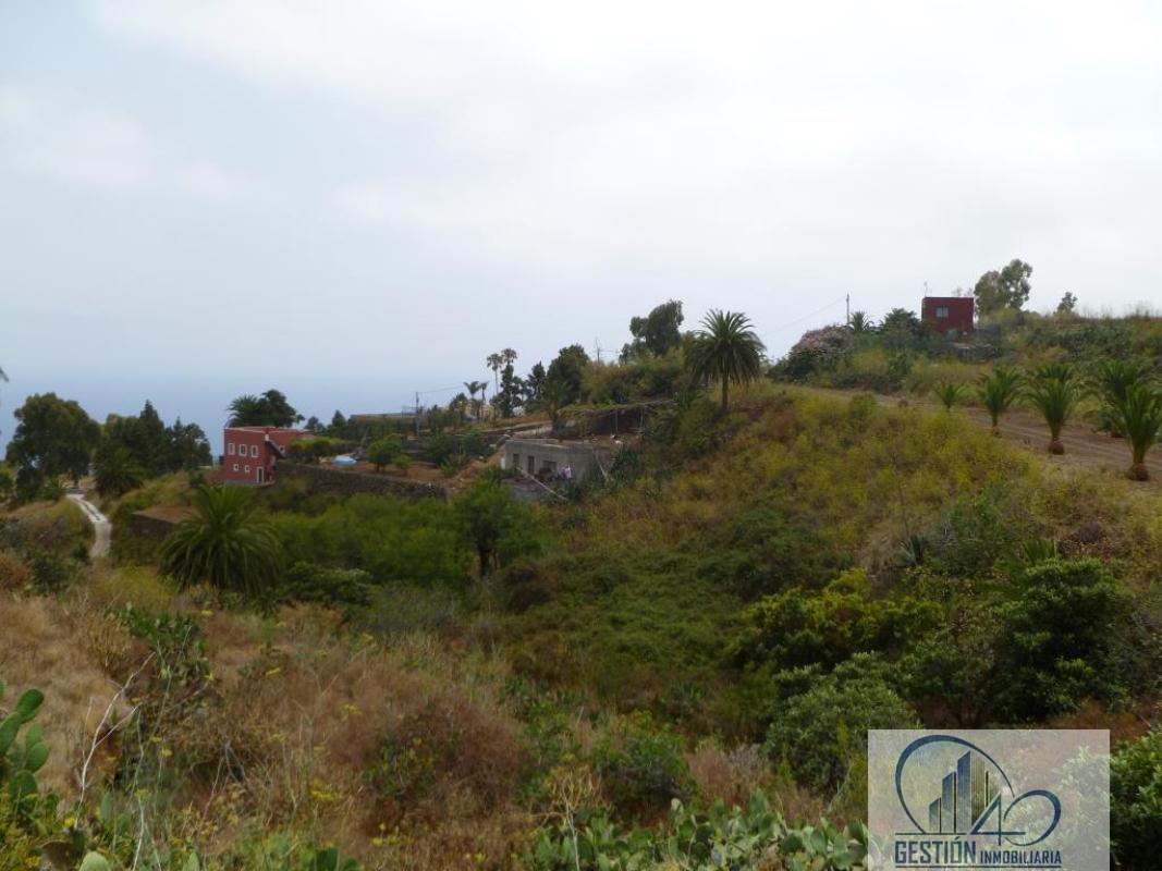 For sale of land in Breña Alta