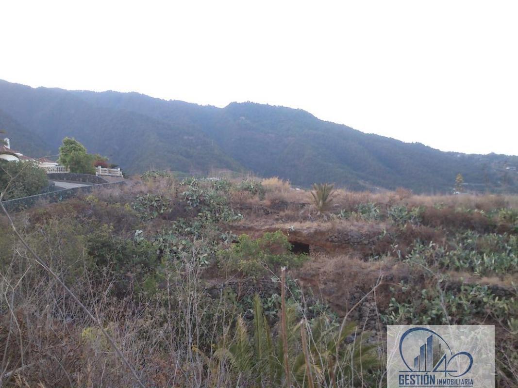 For sale of land in Breña Alta