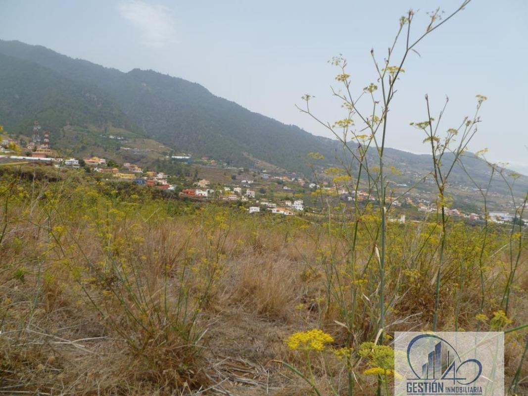 For sale of land in Breña Alta