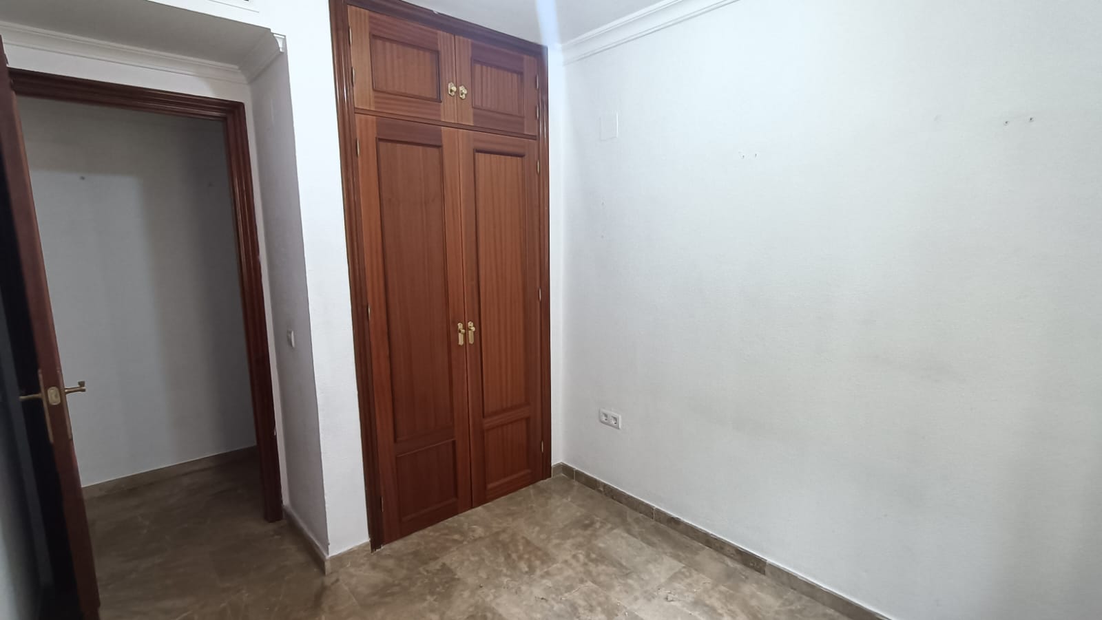 For sale of flat in San Fernando