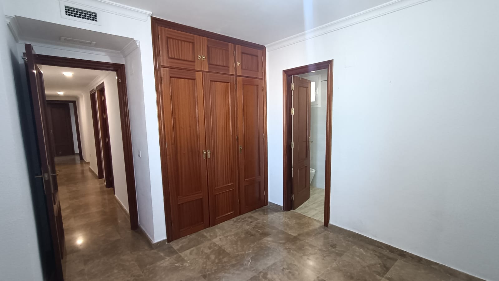 For sale of flat in San Fernando