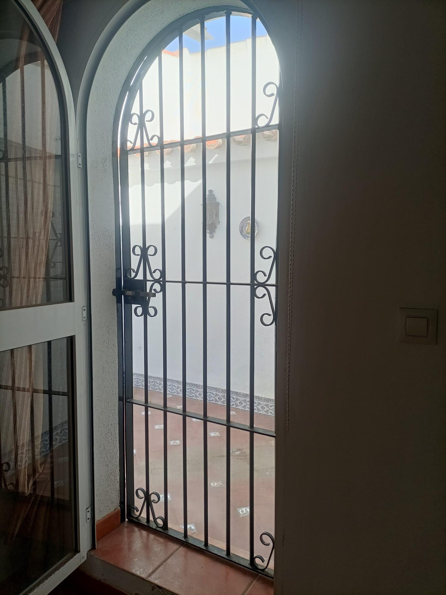 For sale of house in Chiclana de la Frontera