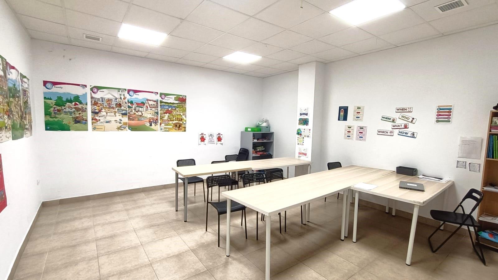 For sale of commercial in San Fernando