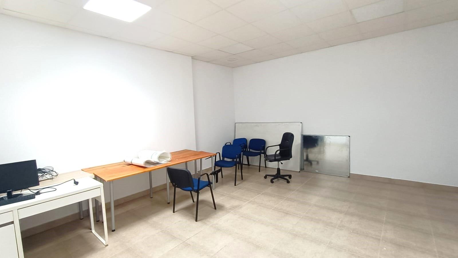 For sale of commercial in San Fernando