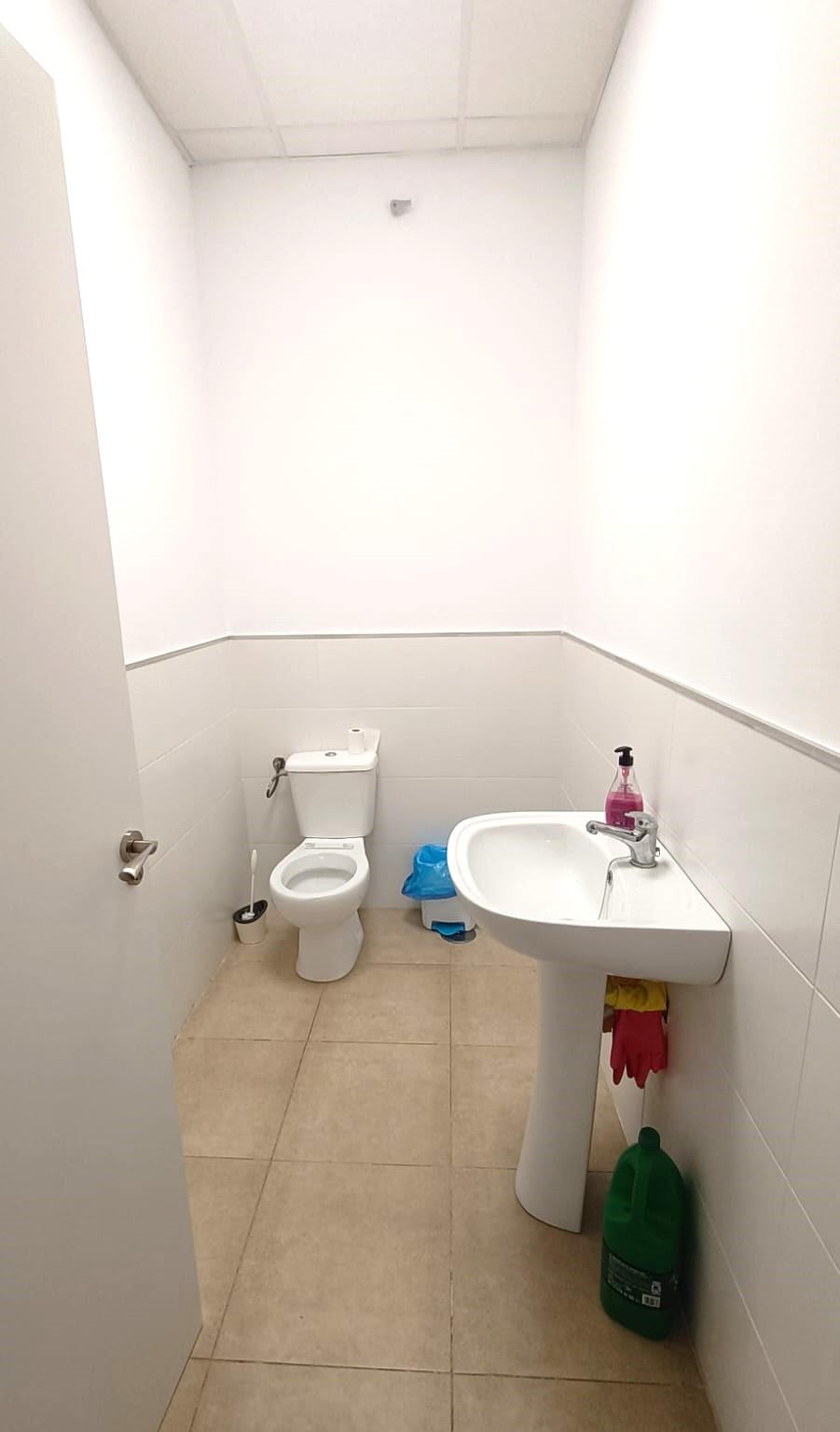 For sale of commercial in San Fernando