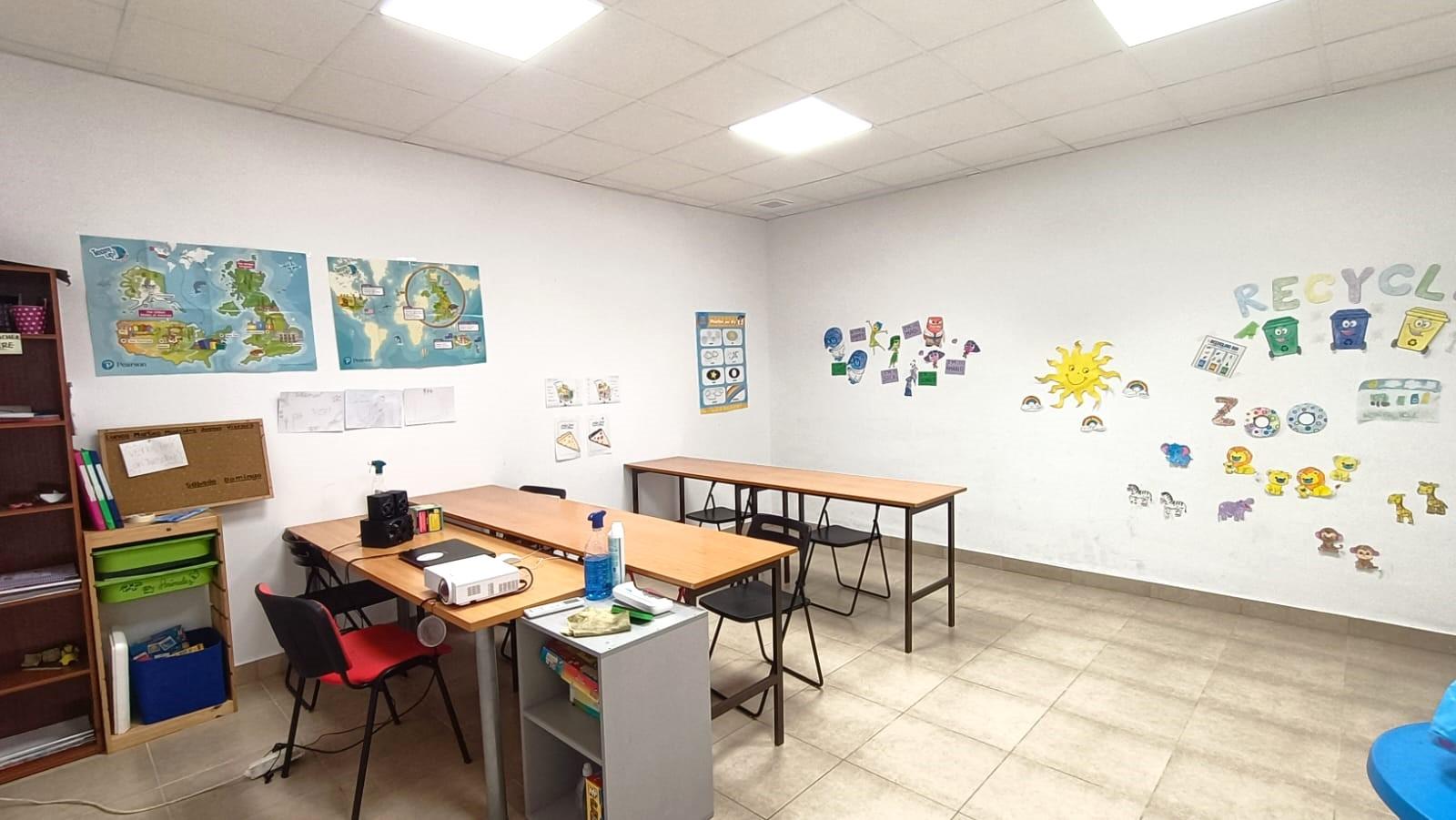 For sale of commercial in San Fernando