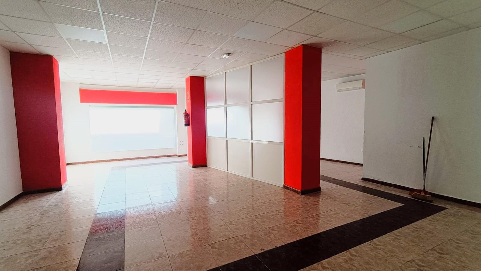 For sale of commercial in San Fernando