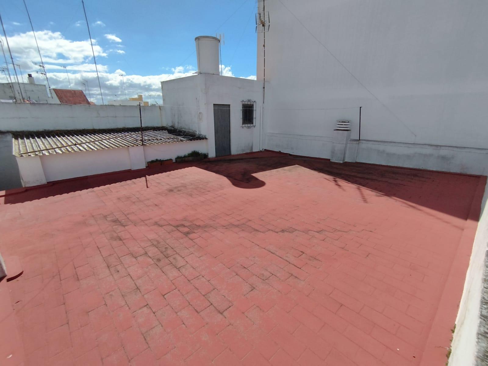 For sale of house in San Fernando