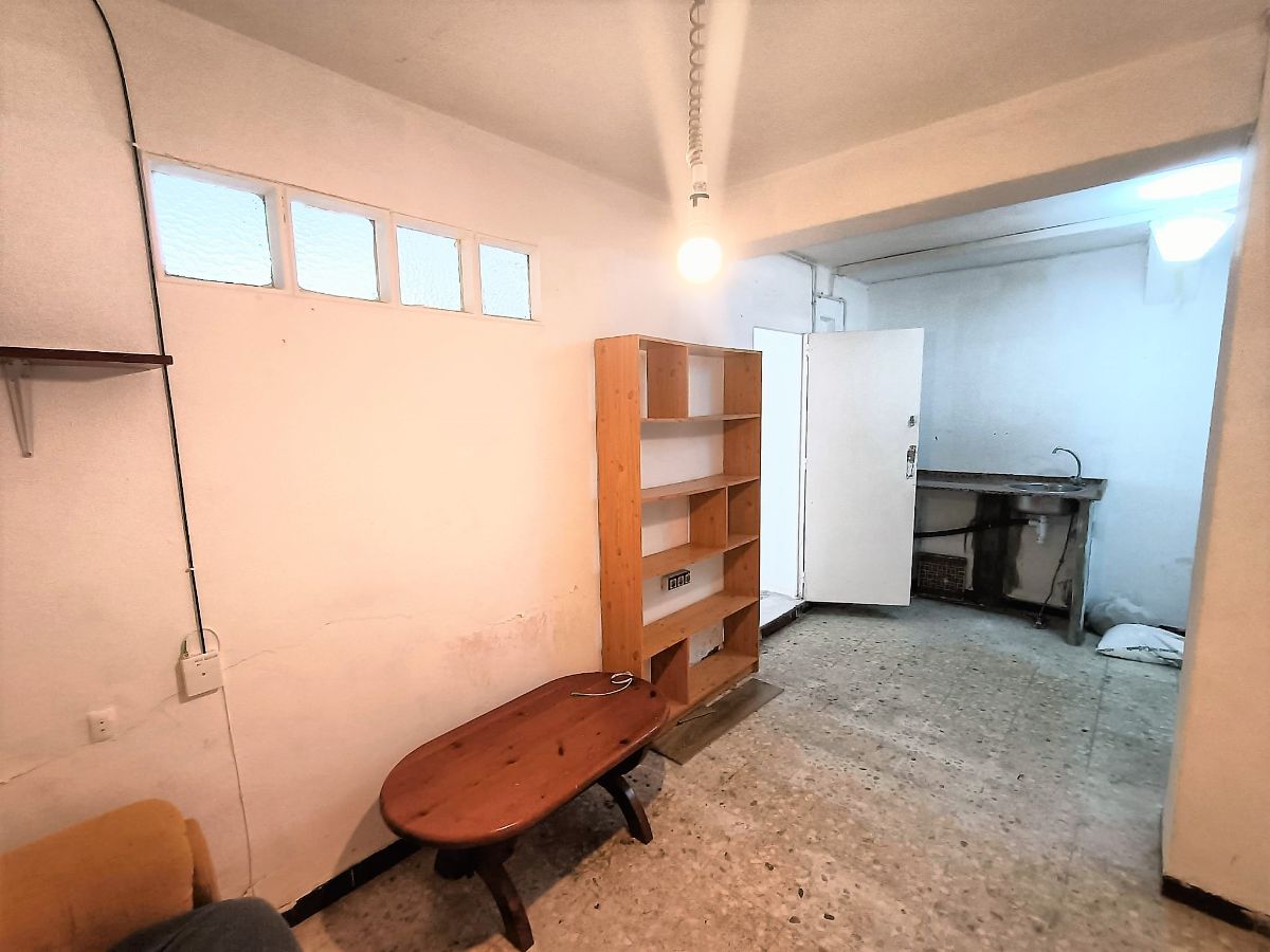 For sale of commercial in San Fernando