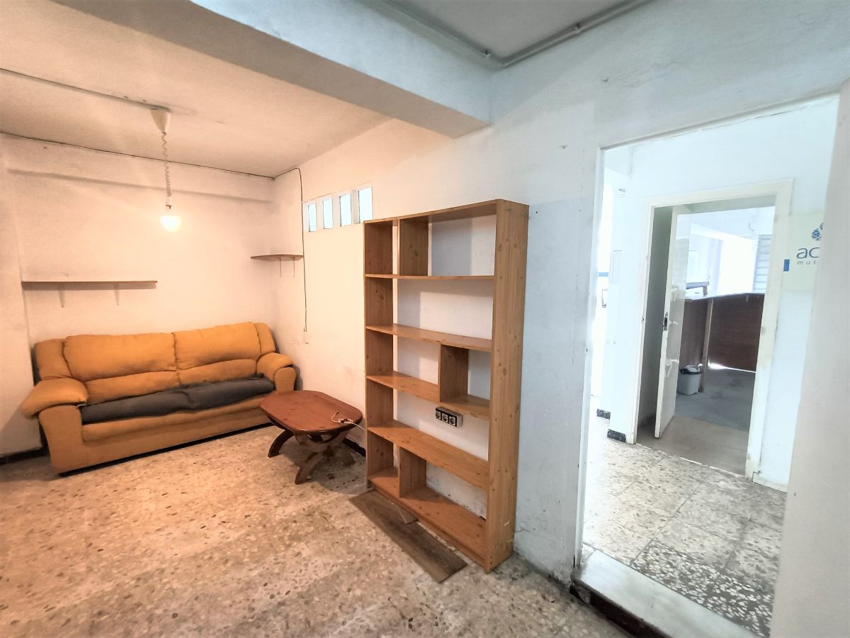 For sale of commercial in San Fernando