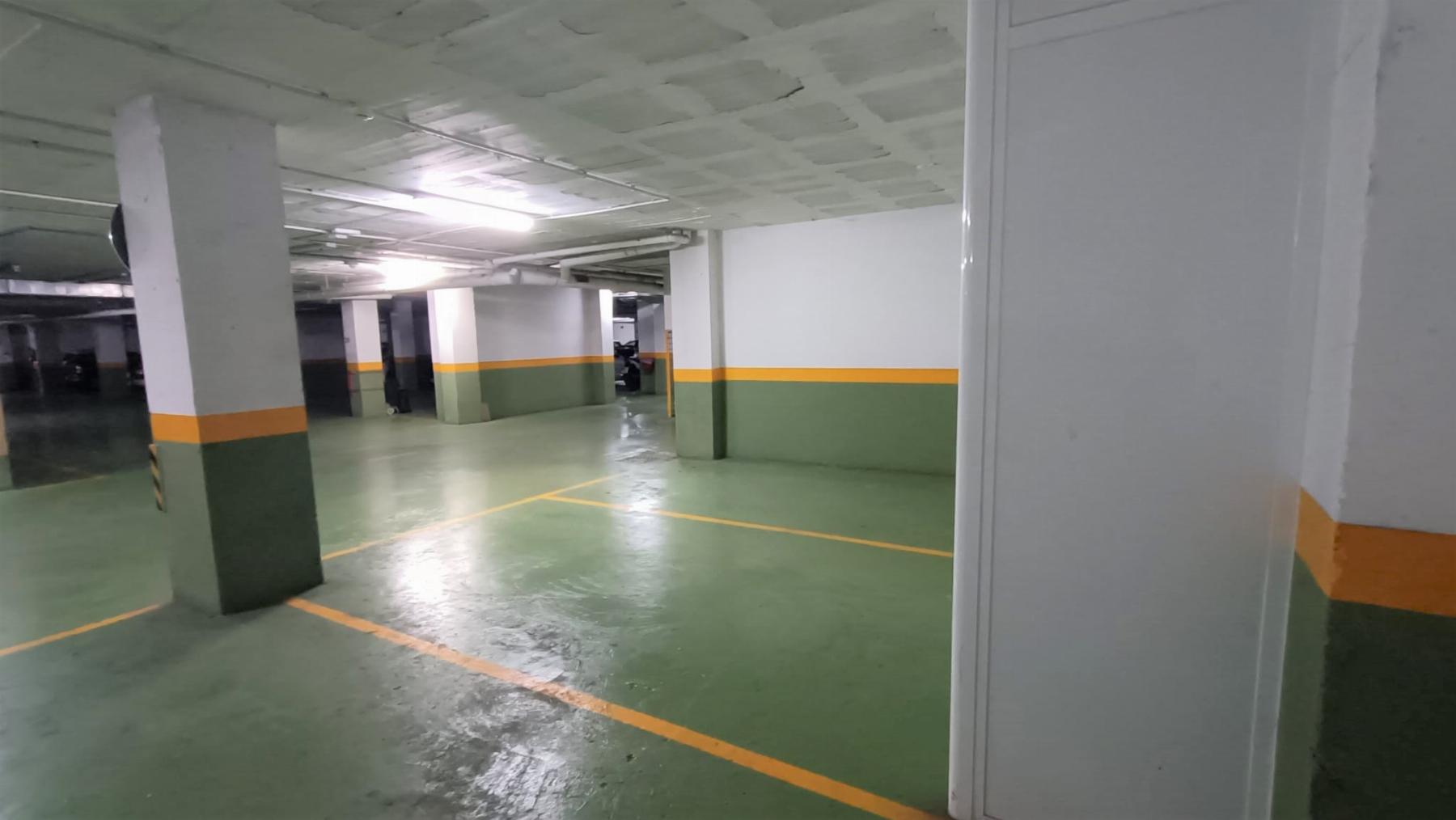 For sale of garage in San Fernando