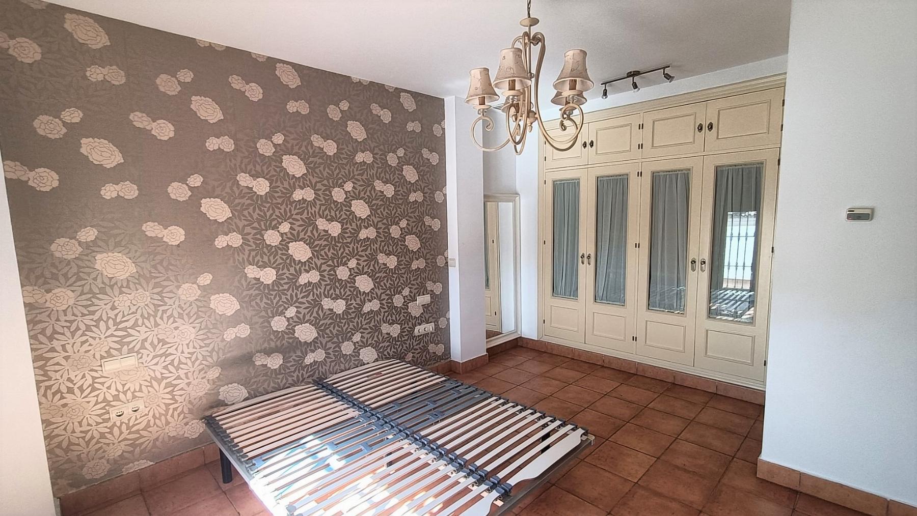 For sale of house in San Fernando