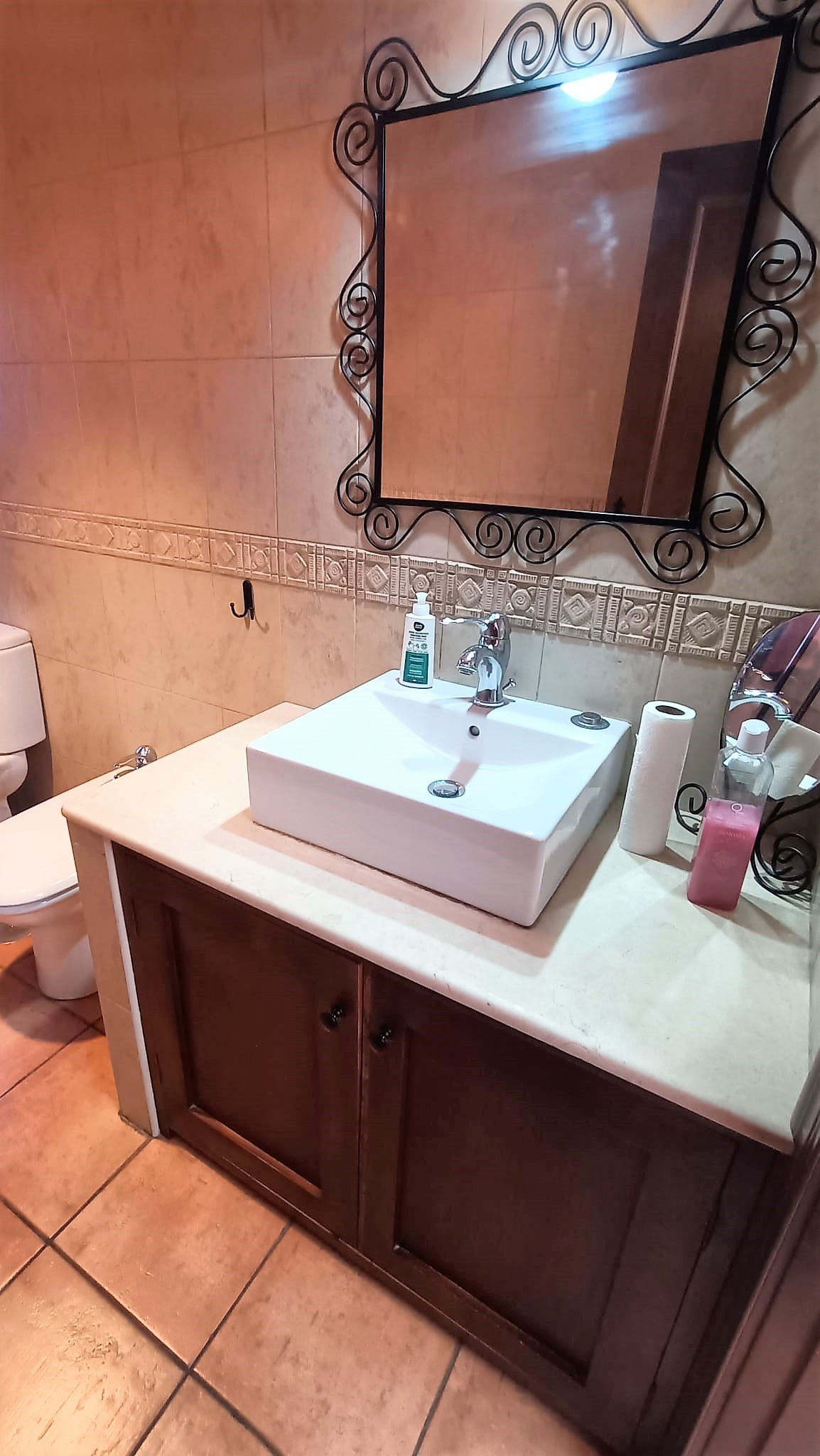 For sale of house in San Fernando