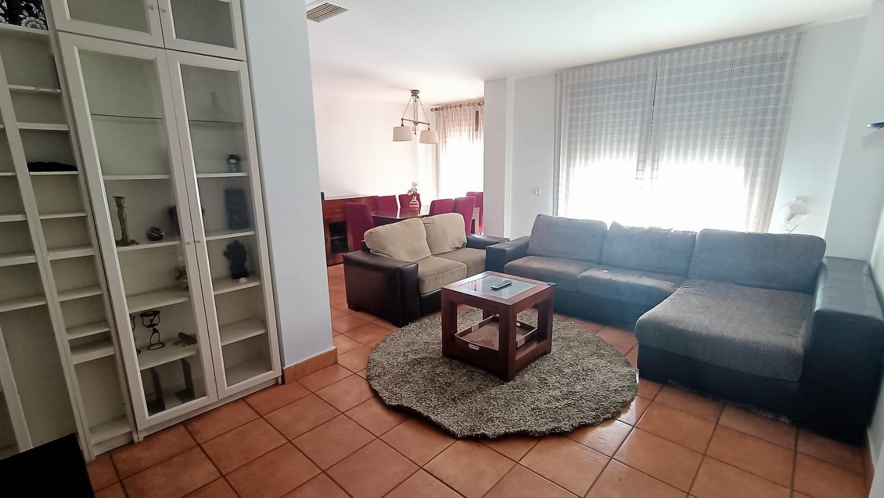 For sale of house in San Fernando