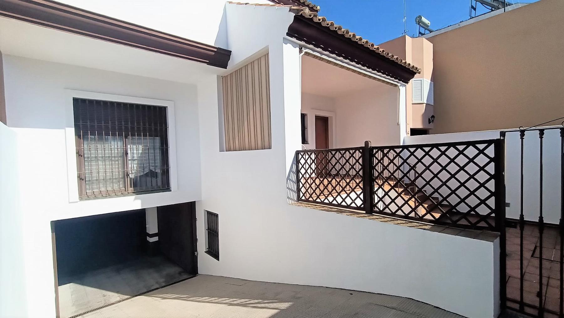 For sale of house in San Fernando