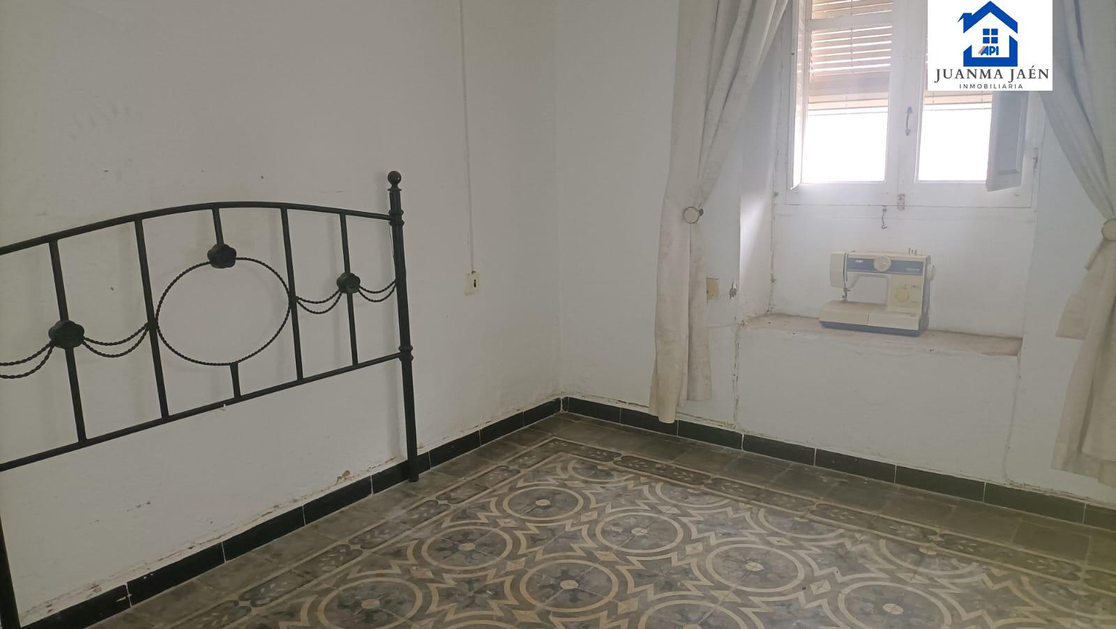 For sale of house in San Fernando