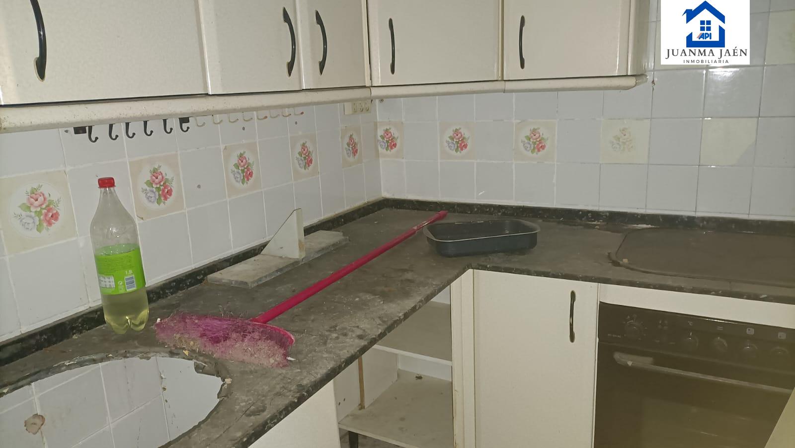 For sale of house in San Fernando